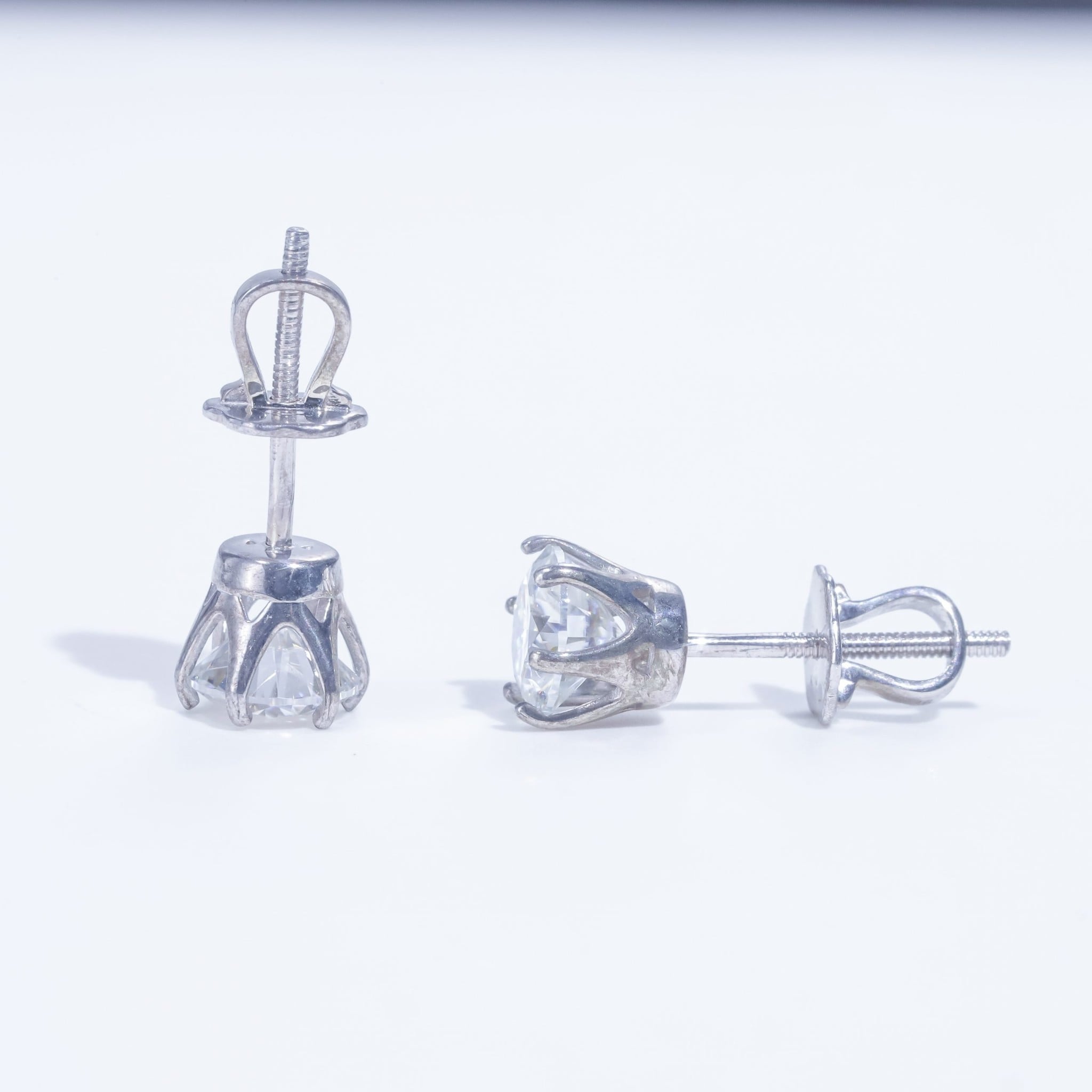 Bông tai 6 chấu Chốt ren see076 ổ 5,4mm
