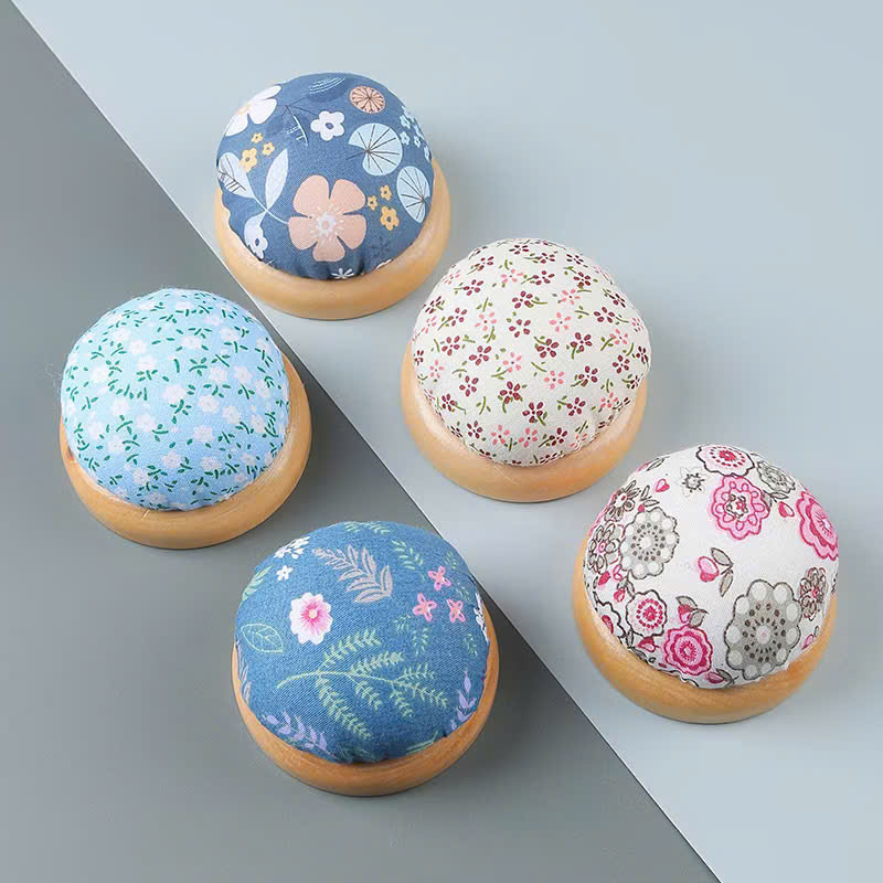 Gối Cắm Kim đế gỗ chắc chắn, màu ngẫu nhiên