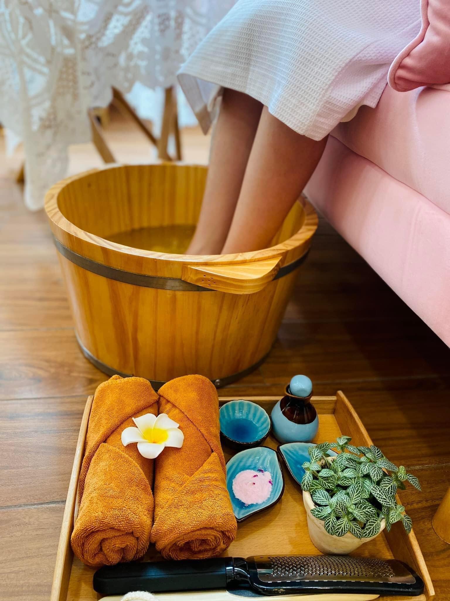 chậu gỗ ngâm chân
