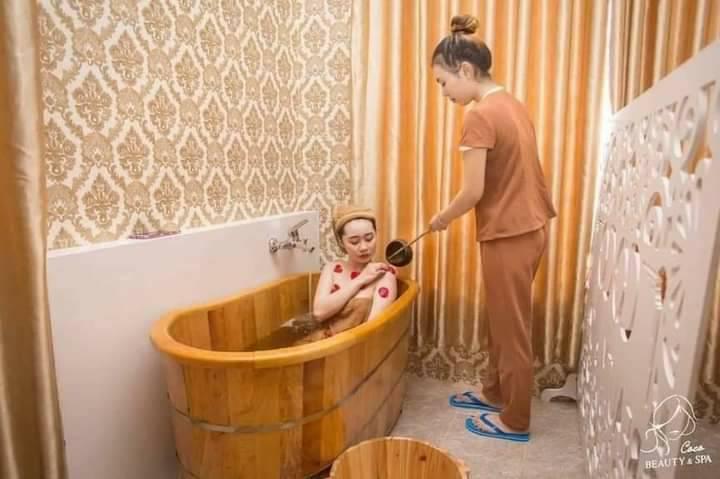 thùng tắm gỗ
