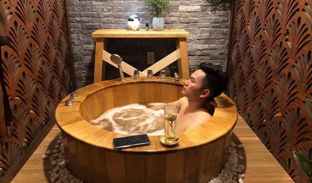 Bồn tắm gỗ Pơ Mu cao cấp cho gia đình và spa