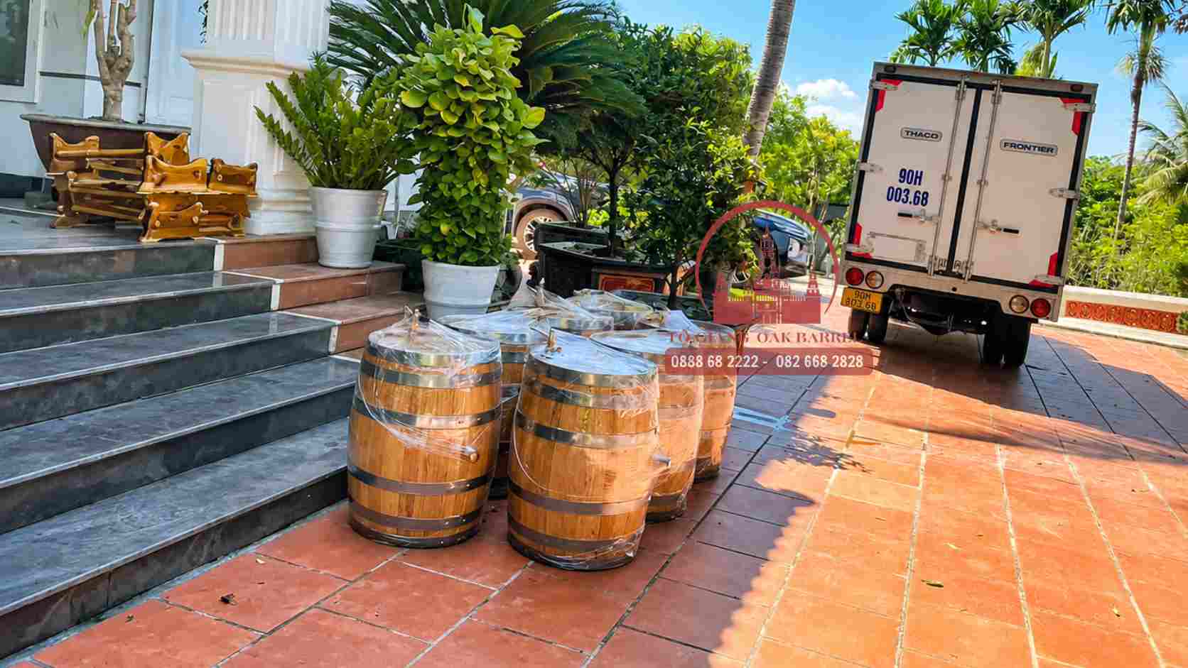Thùng gỗ sồi 30 lít được đóng gói và giao đến khách hàng