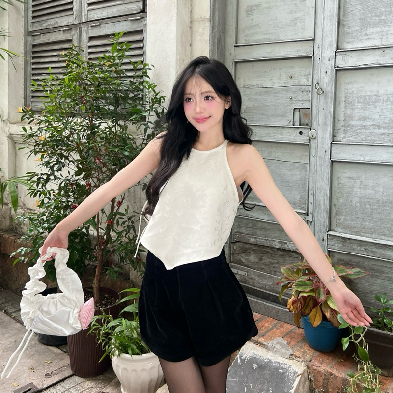 Mẫn Tiên halter top