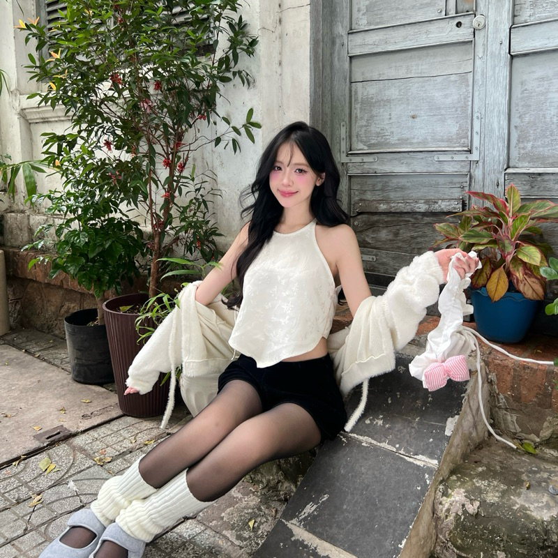 Mẫn Tiên halter top