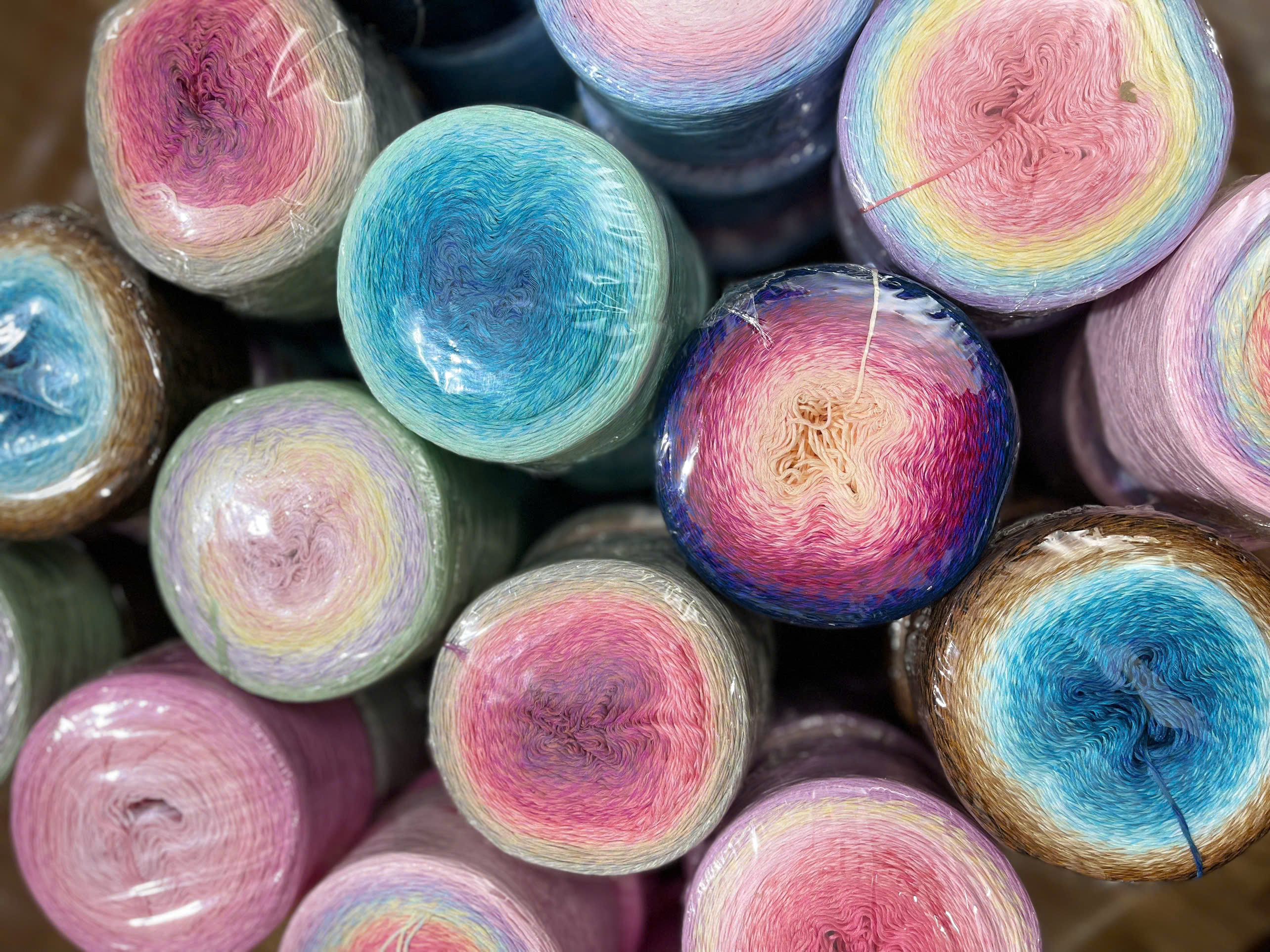 Sợi hè Coconut Silk siêu mát màu cầu vồng cuộn 300g