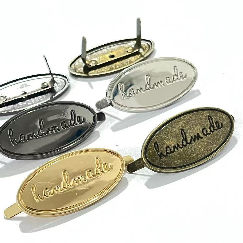 Mác handmade Oval  trang trí túi xách ( 1 cái)