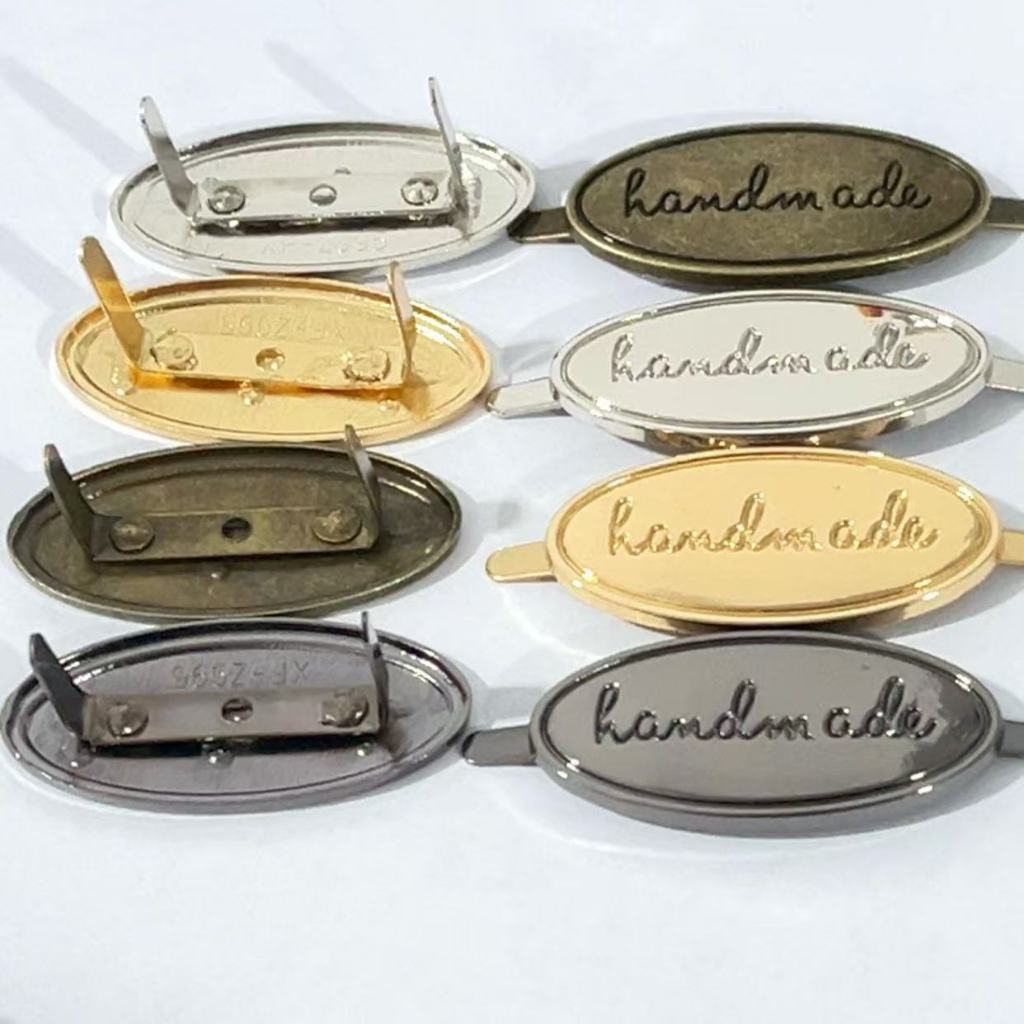 Mác handmade Oval  trang trí túi xách ( 1 cái)