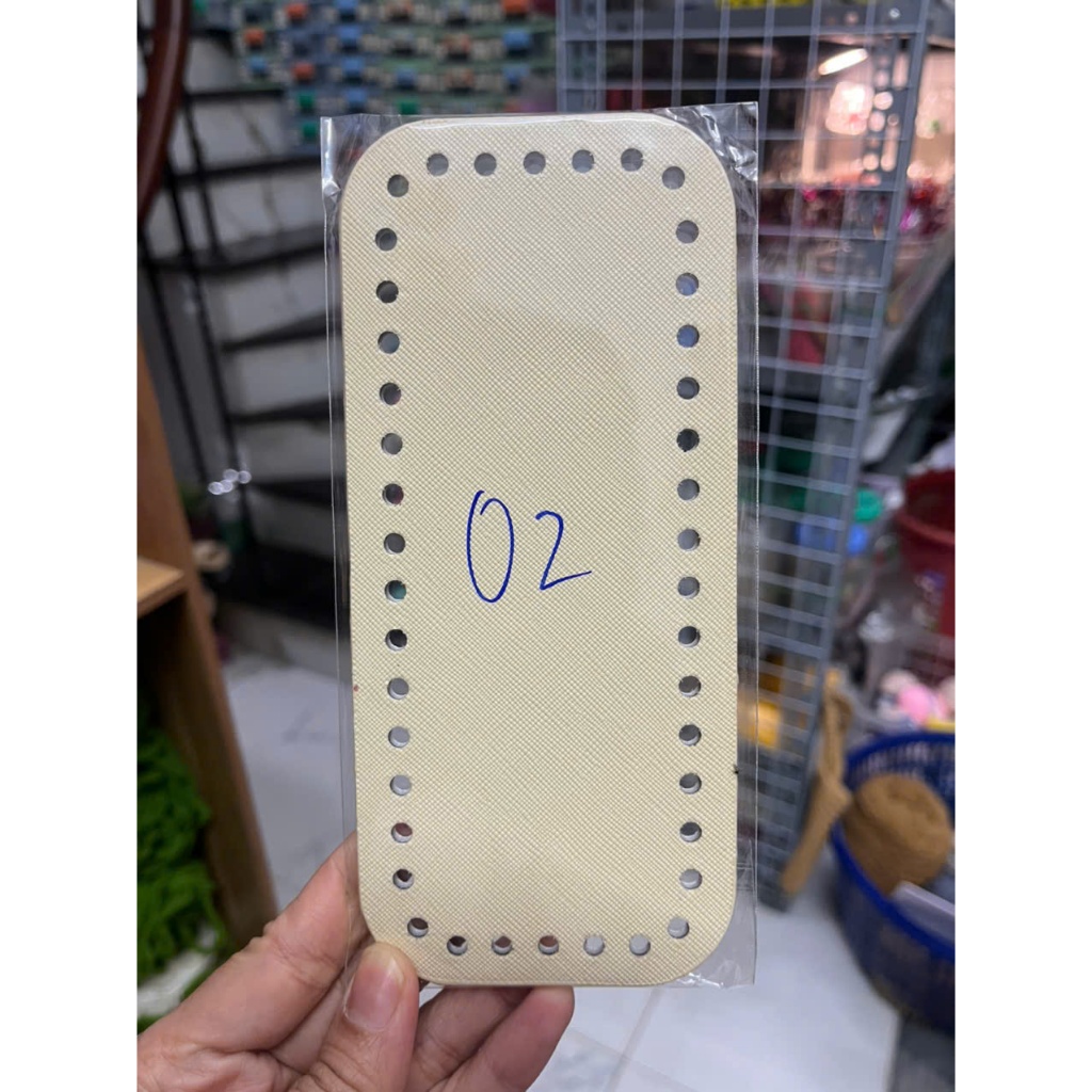 Đế da PU có đục lỗ sẵn kích thước 8*18cm