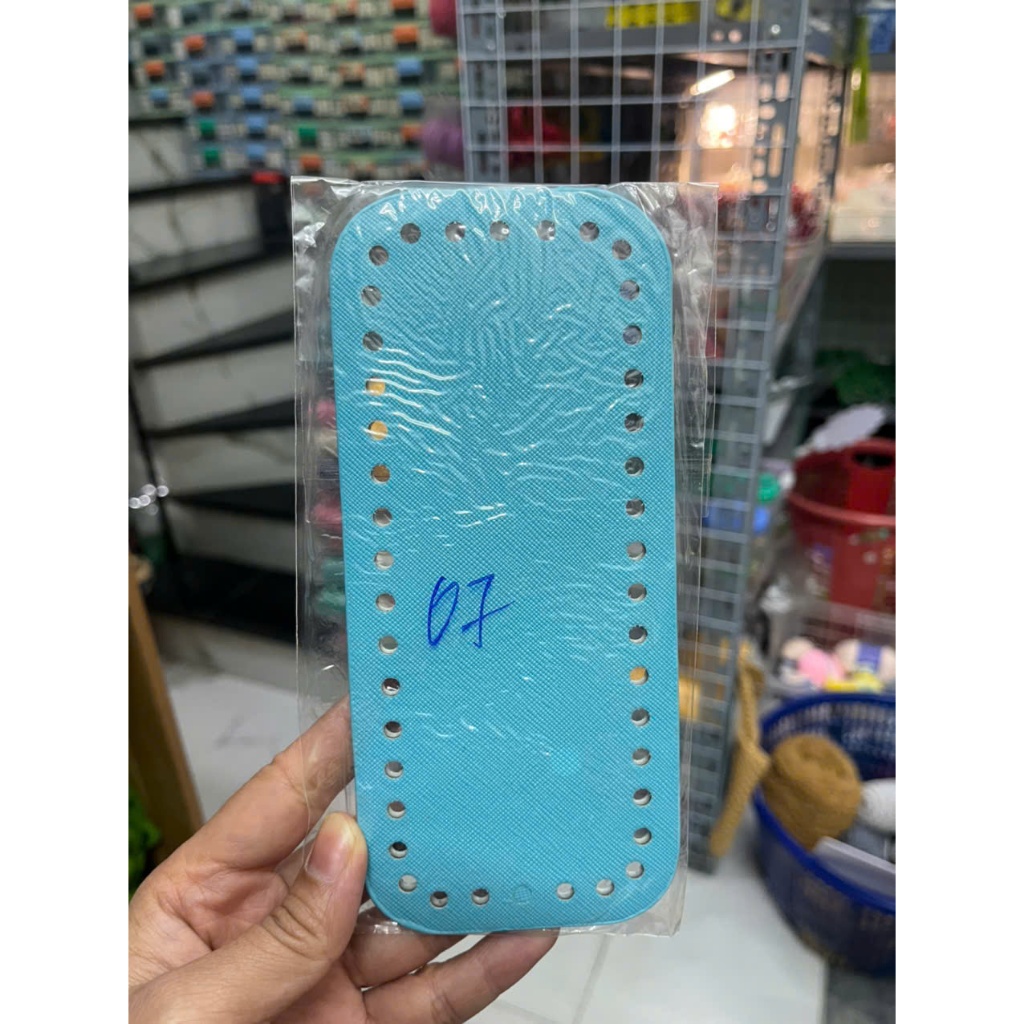 Đế da PU có đục lỗ sẵn kích thước 8*18cm