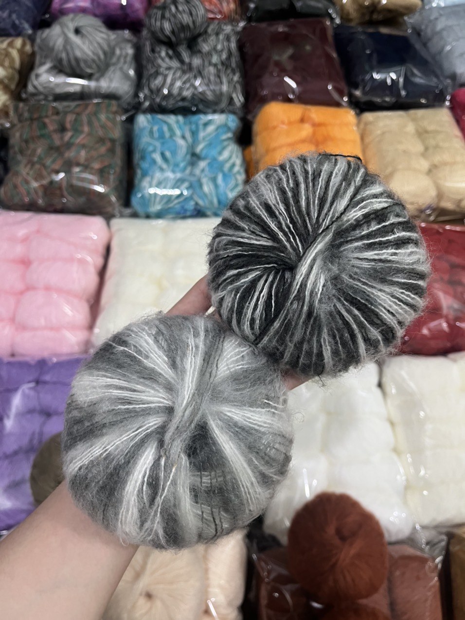 Len Mohair siêu mềm mịn cuộn 25g sợi 1mm