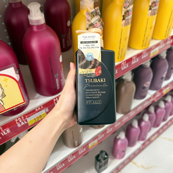 Dầu xả Tsubaki Premium phục hồi hư tổn, giảm gãy rụng 490ml (màu đen)