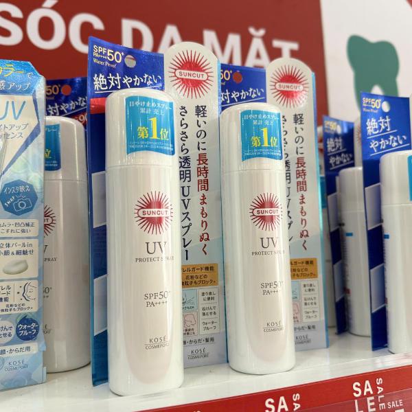 Xịt chống nắng Kose Suncut UV Protect Spray SPF50+PA++++ 90g