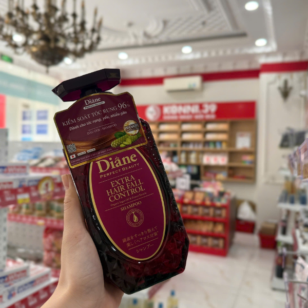 Dầu gội kiểm soát tóc rụng & phục hồi Moist Diane Extra Hair Fall Control