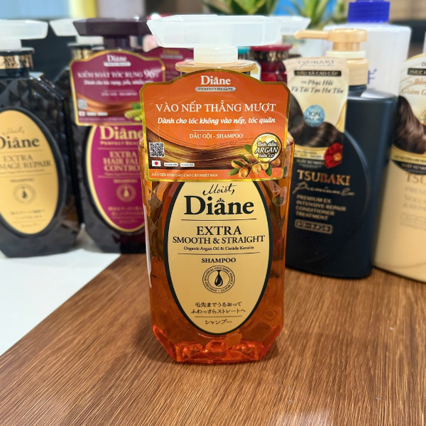 Dầu gội vào nếp thẳng mượt Moist Diane Extra Smooth & Straight