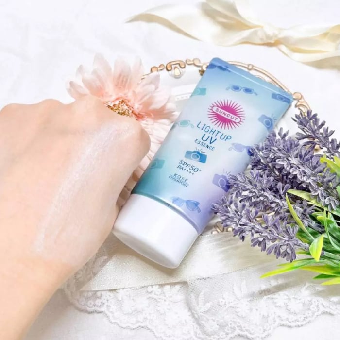 Tinh chất chống nắng Kose Suncut làm sáng da 110g