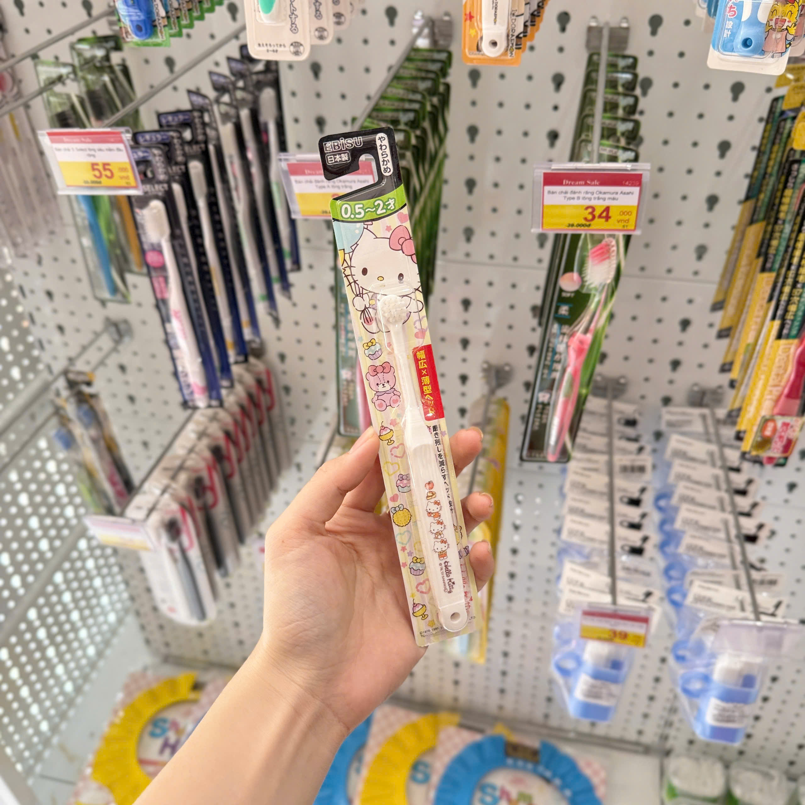 Bàn chải đánh răng Ebisu Doraemon cho bé từ 0,5-3 tuổi