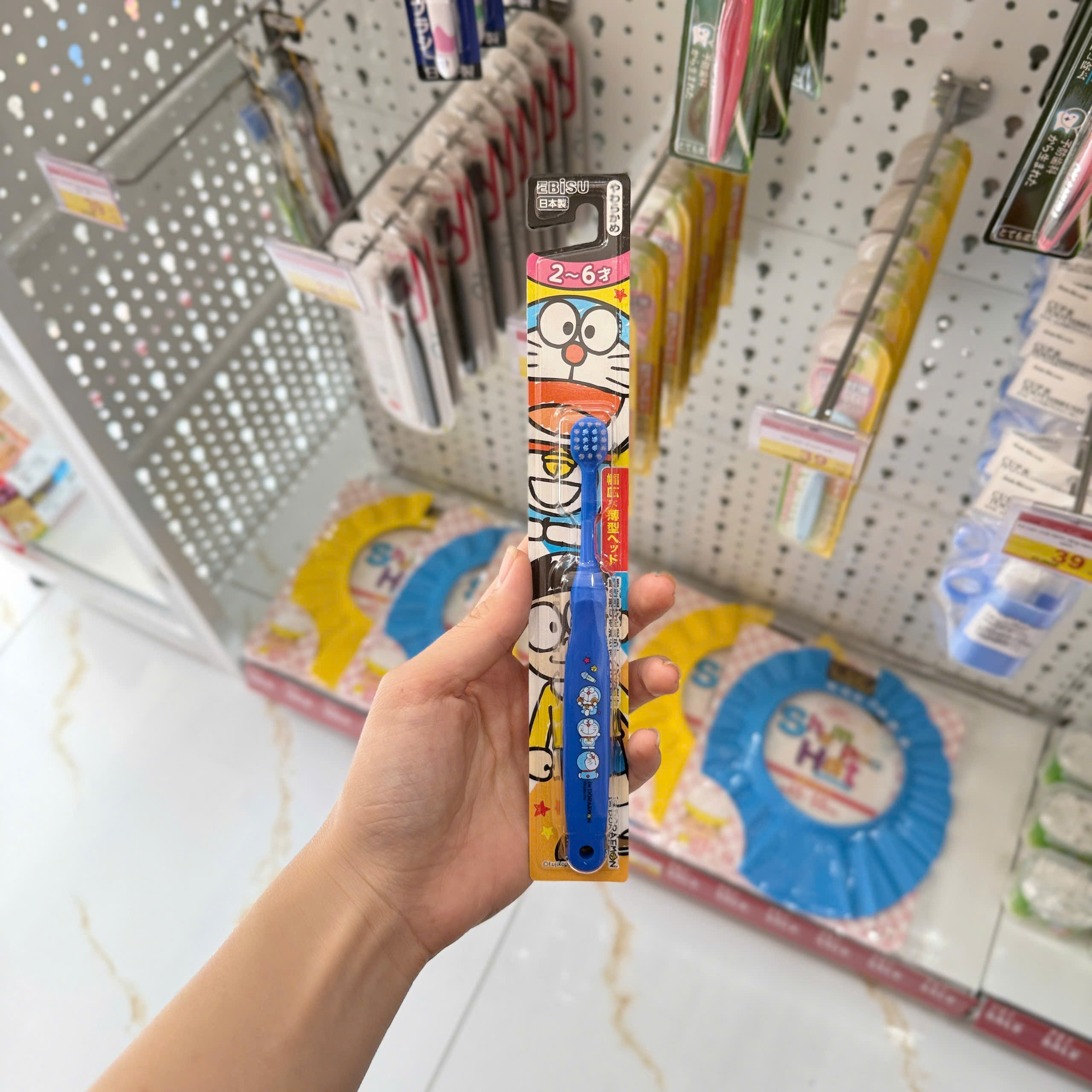 Bàn chải đánh răng Ebisu Doremon cho bé từ 3-6 tuổi