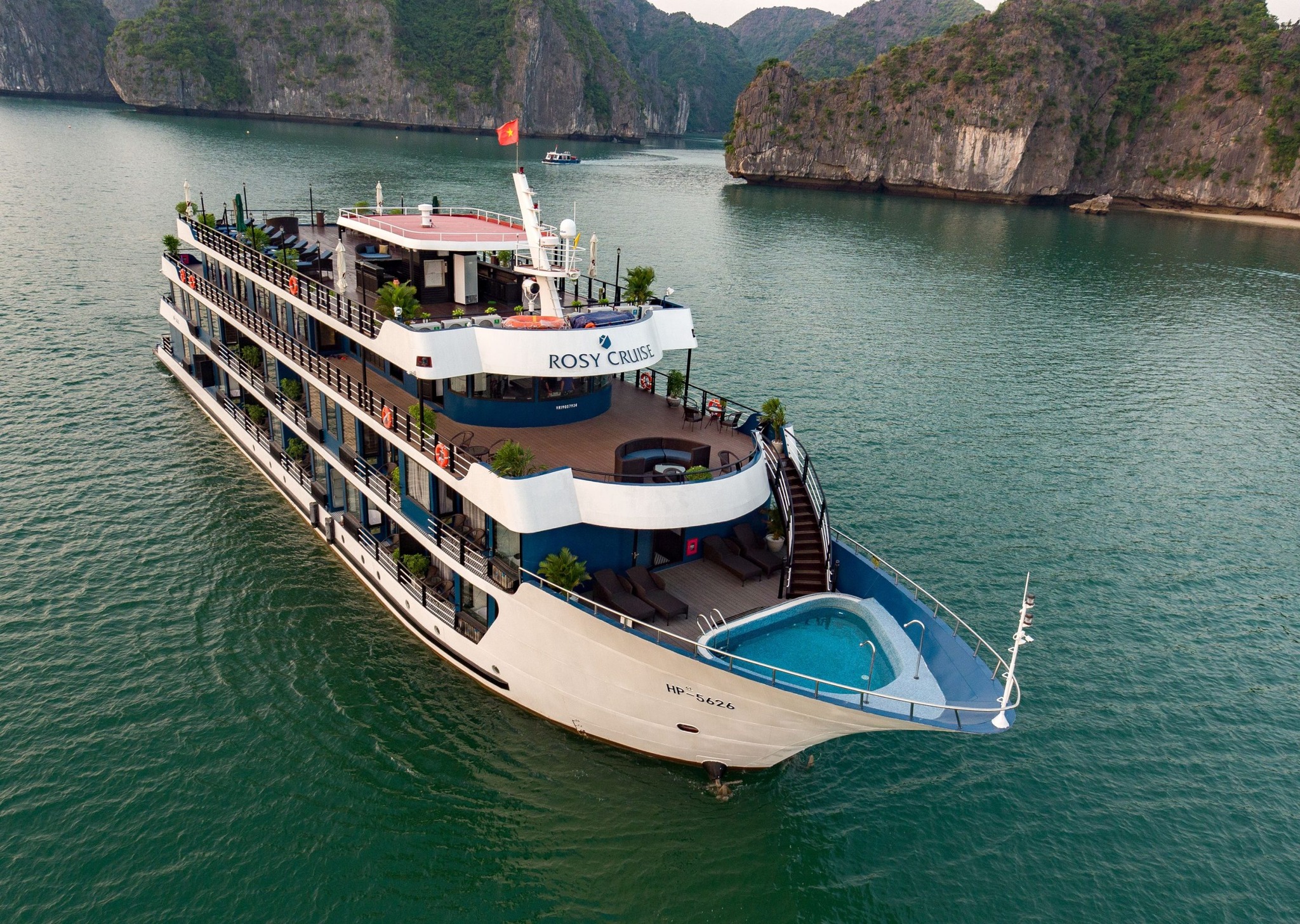 Du thuyền Hạ Long 4 sao