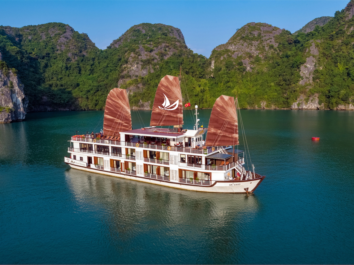 Du thuyền Lan Hạ 4 sao