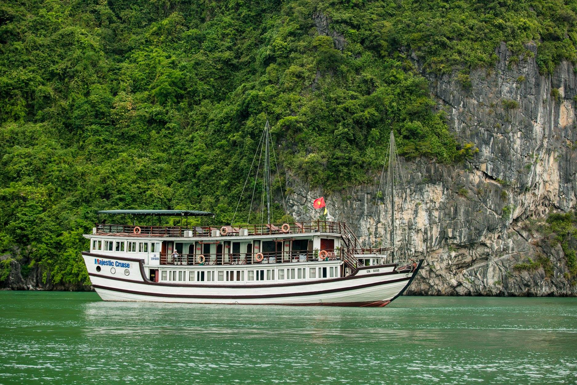 Du Thuyền Majestic