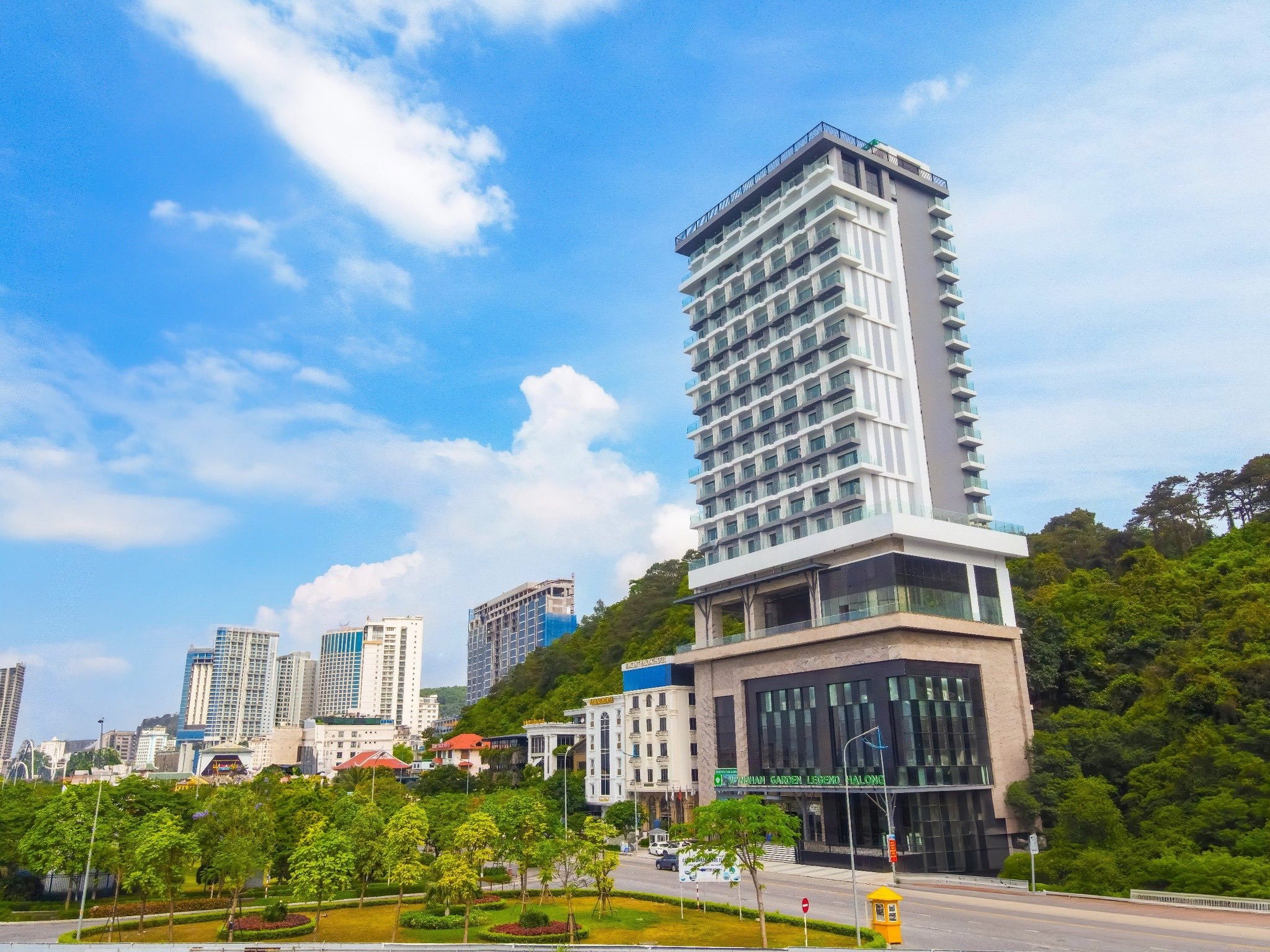 Wyndham Legend Hạ Long