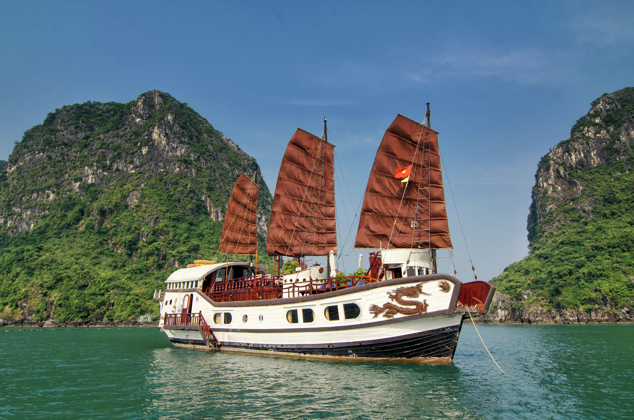 Du thuyền Red Dragon Junk