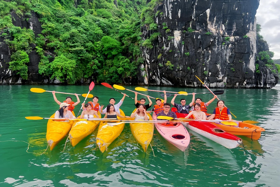 Combo Cát Bà 2 ngày 1 đêm - 3N2Đ khách sạn Paradise 4 sao