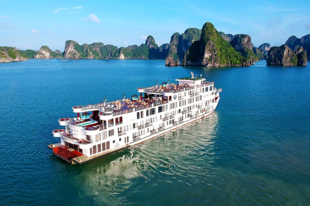 Du thuyền 5 sao Ambassador Cruise (2N1D)