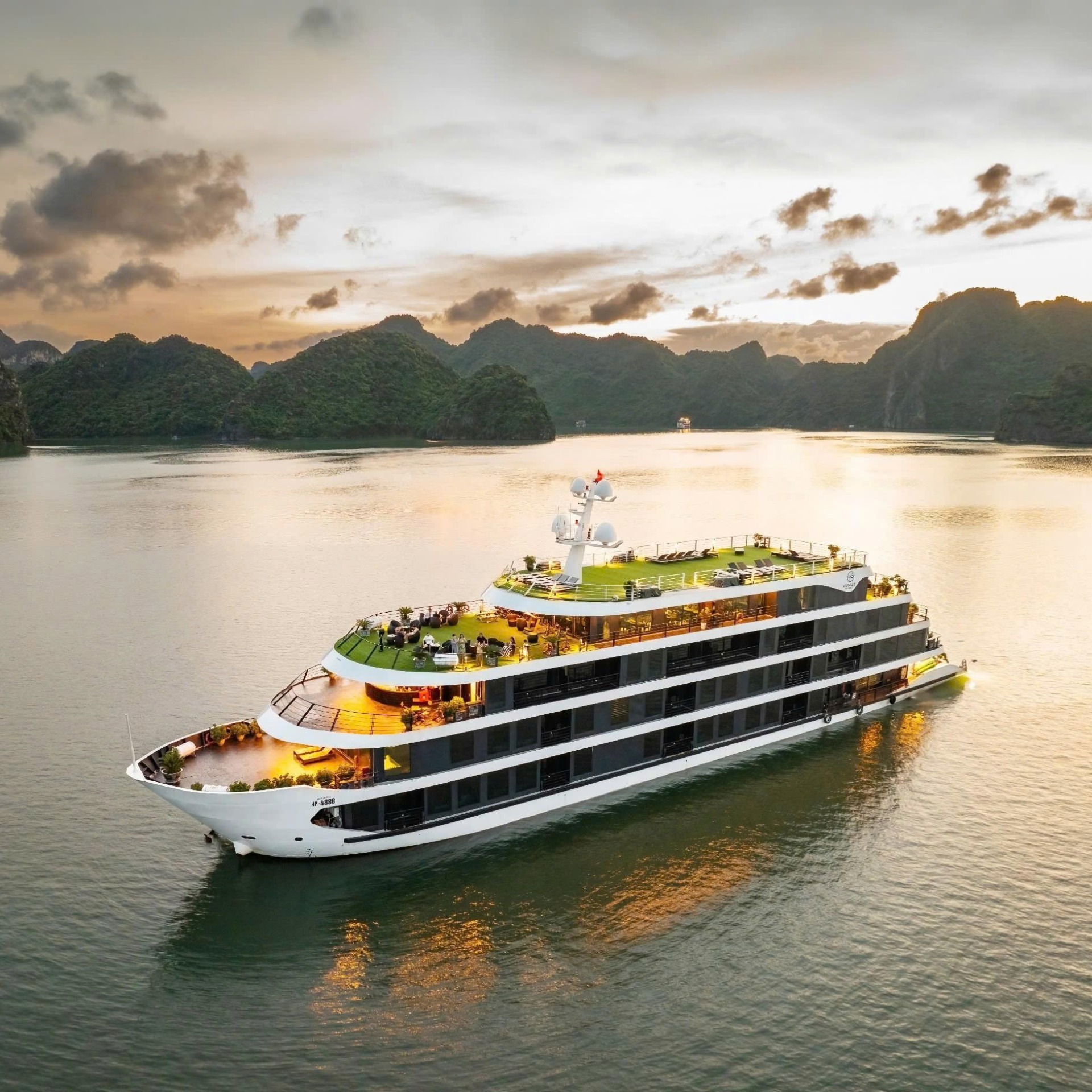 Du Thuyền 5 sao Venus Cruise