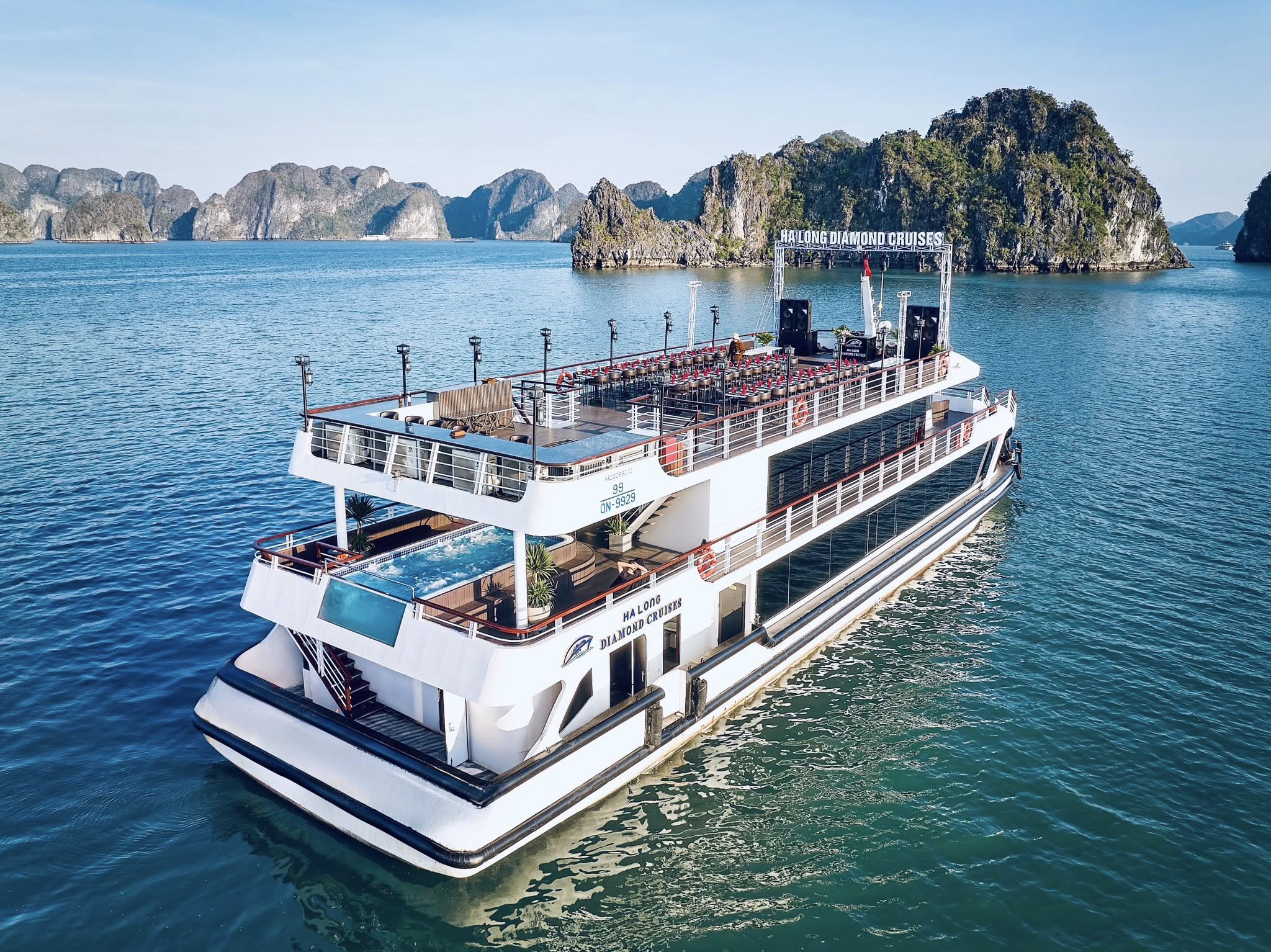 Du thuyền Hạ Long Diamond Cruise ( ăn tối)