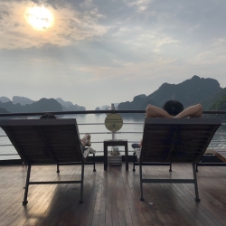 Du thuyền dịch vụ tốt, đồ ăn ngon, phòng sạch đẹp