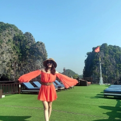Tàu đẹp và sang trọng