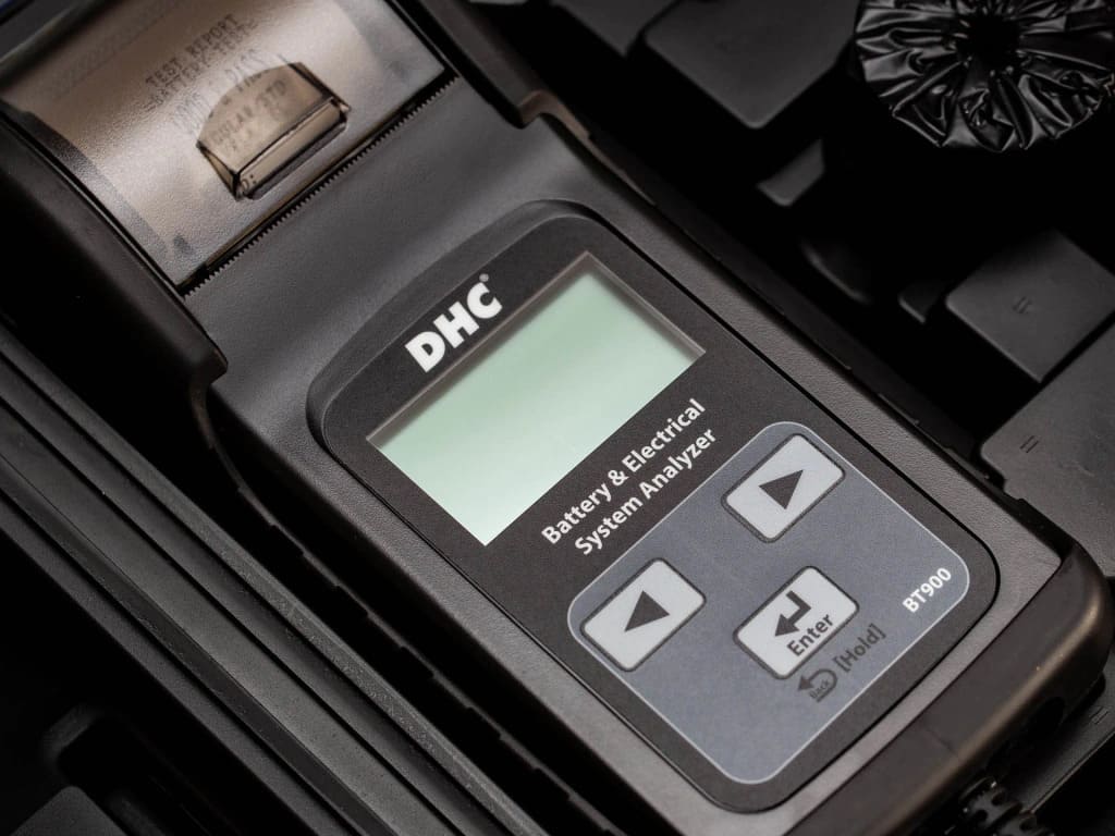DHC Specialty: Quy Trình Kiểm Tra Ắc Quy Chuẩn Qua BT2400, BT900