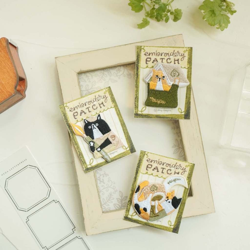 Hình thêu dạng pin cài/ pin ủi 