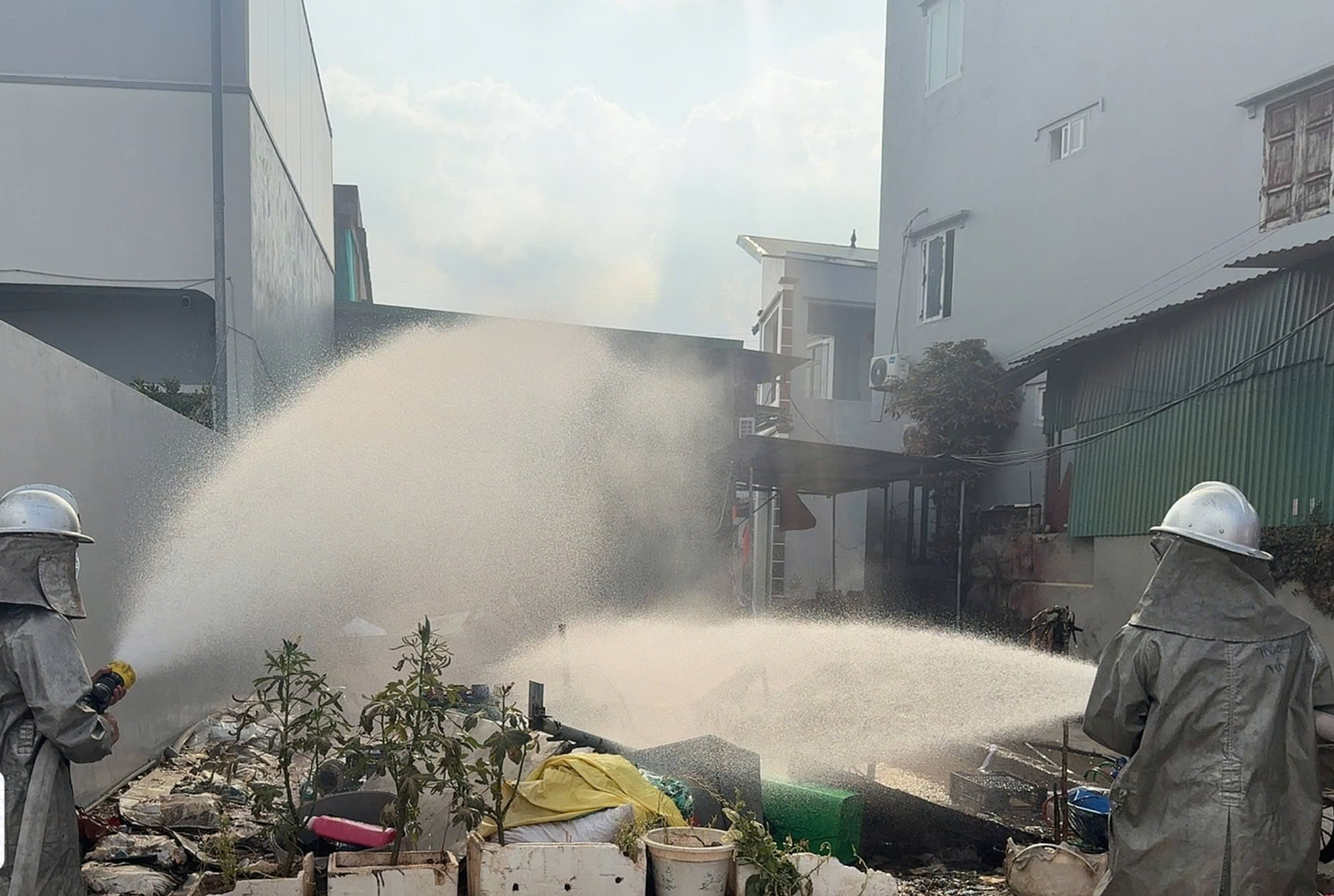 40 người phải nhập viện cấp cứu vì rò rỉ khí clo tại Hà Nội hôm nay sáng nay Thứ hai, 19/10/2026