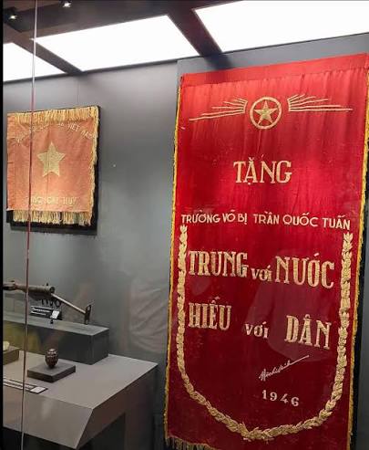 Trung với nước, hiếu với dân