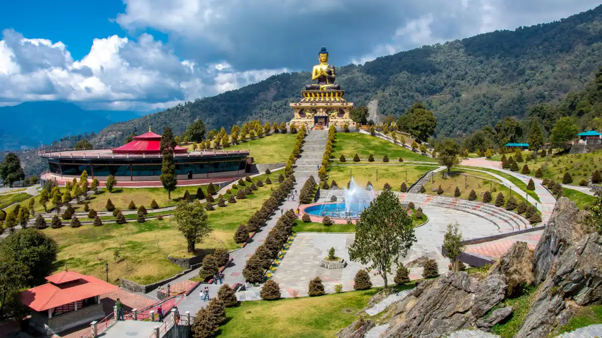 DU LỊCH LÀO: VIENTIANE – LUANG PRABANG 2025