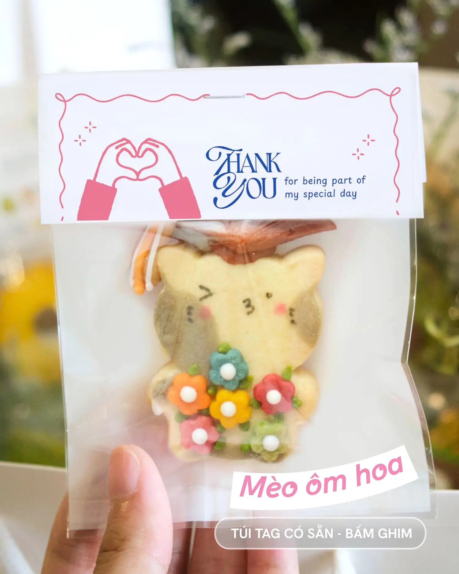 Quà đáp lễ Tốt nghiệp - Mẫu ôm hoa
