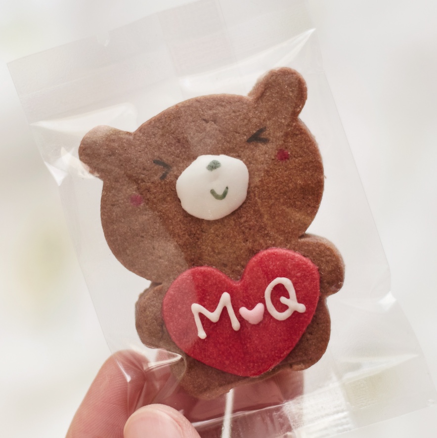 Bánh gấu ôm tim viết chữ