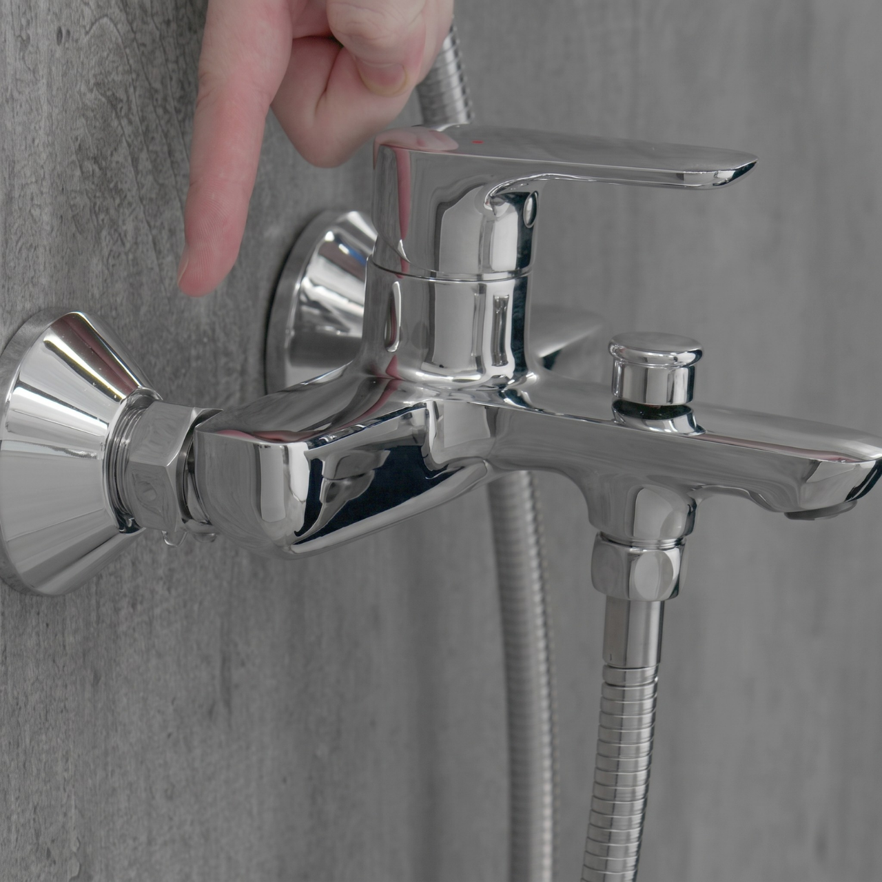 Hướng dẫn bảo dưỡng Sen tay Viglacera rò rỉ tại chân lệch tâm