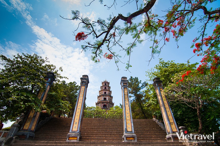 Huế – La Vang – Phong Nha – Bà Nà – Hội An – Đà Nẵng – Làng Hương Thủy Xuân Huế Plaza – Cầu Vàng