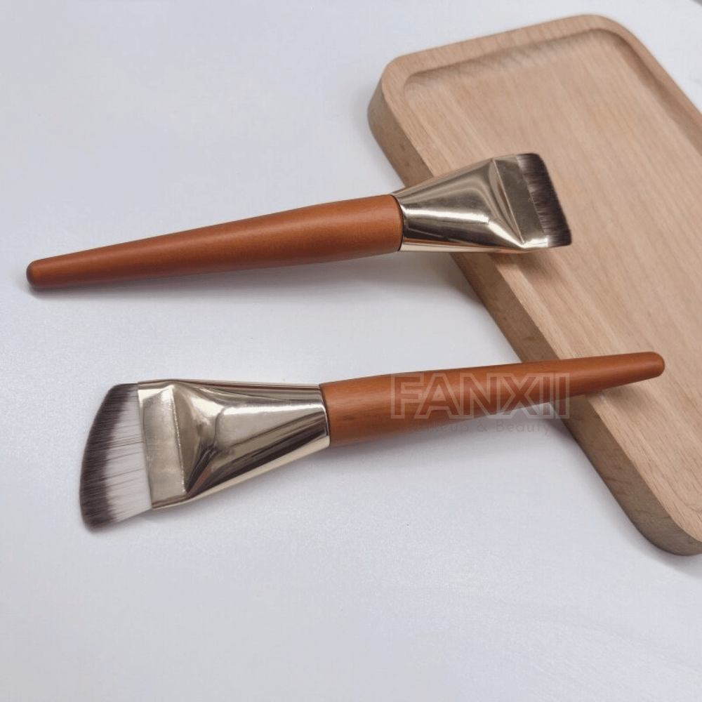 Tawny - Cọ Đầu Dẹt Vát Hình Oval Dàn Trải Tán Kem Nền