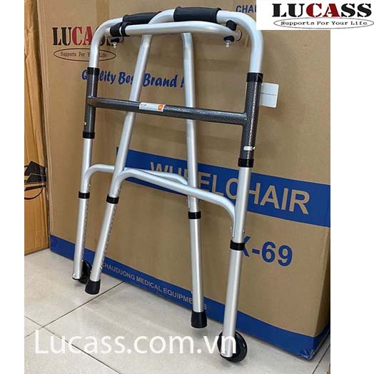 Khung tập đi có 2 bánh xe phía trước Lucass W-47
