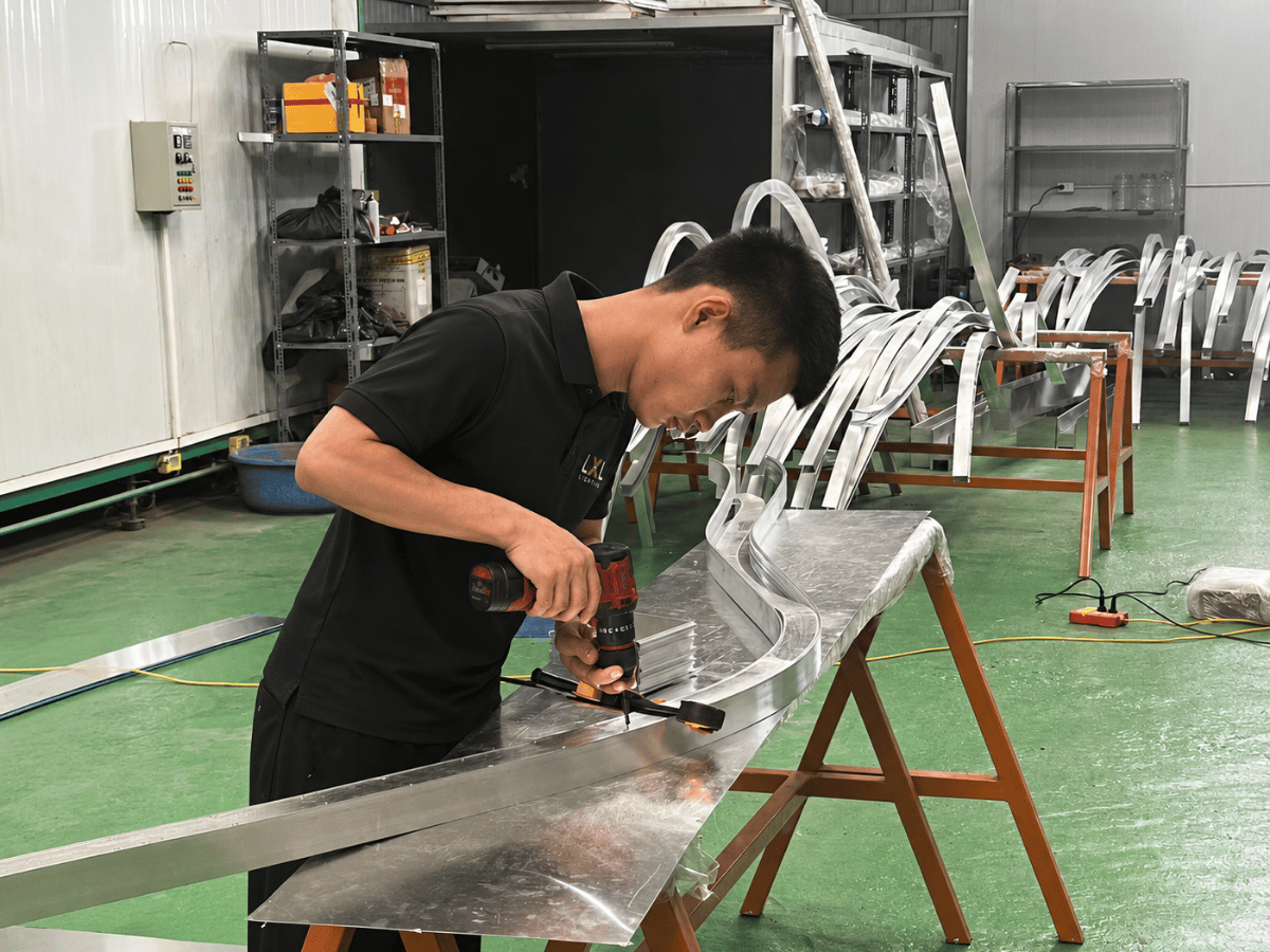 Uốn và tạo hình thanh nhôm profile theo bán kính thiết kế