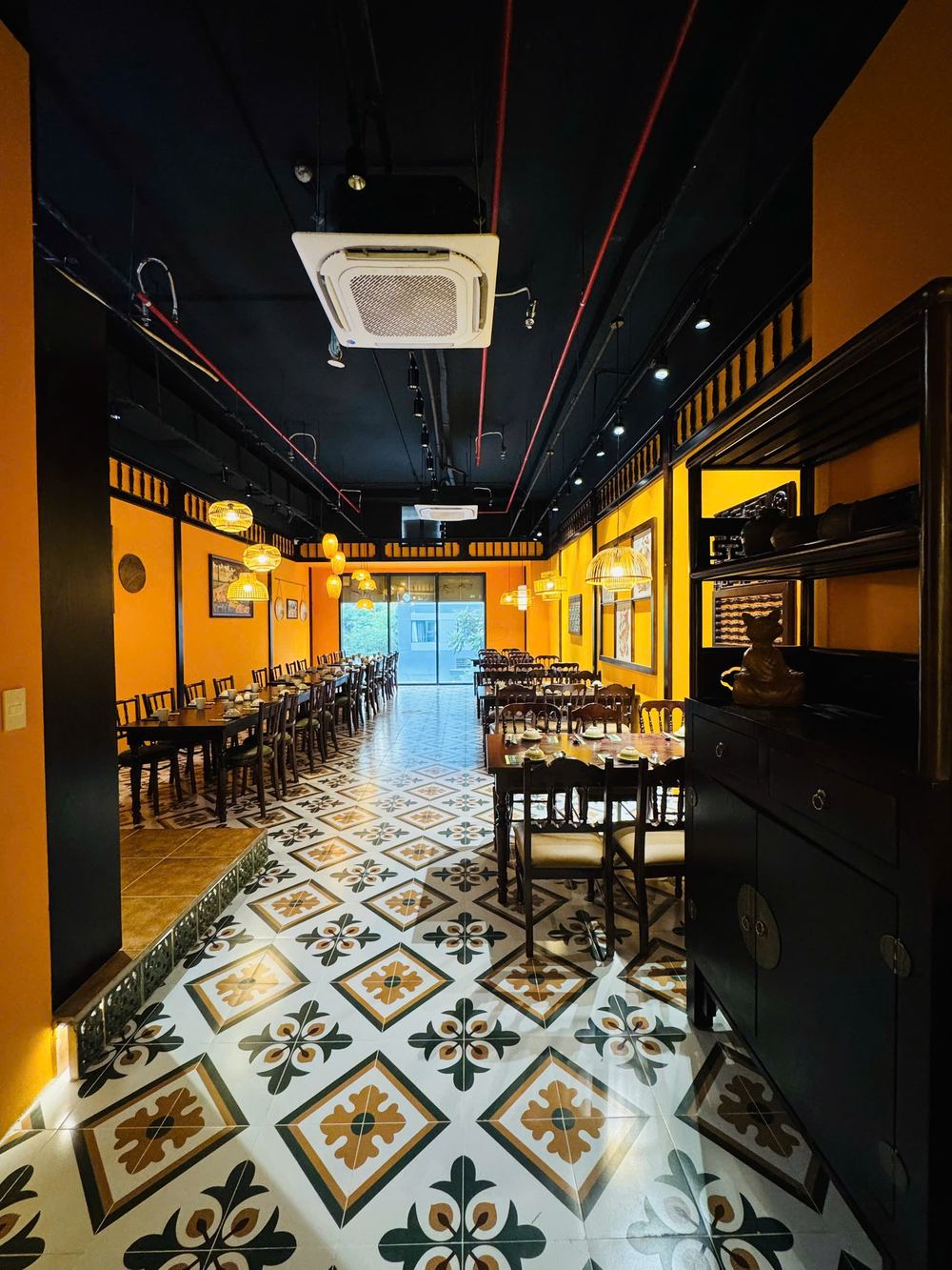 Indochine interior of Quê Ta Restaurant Smart City
