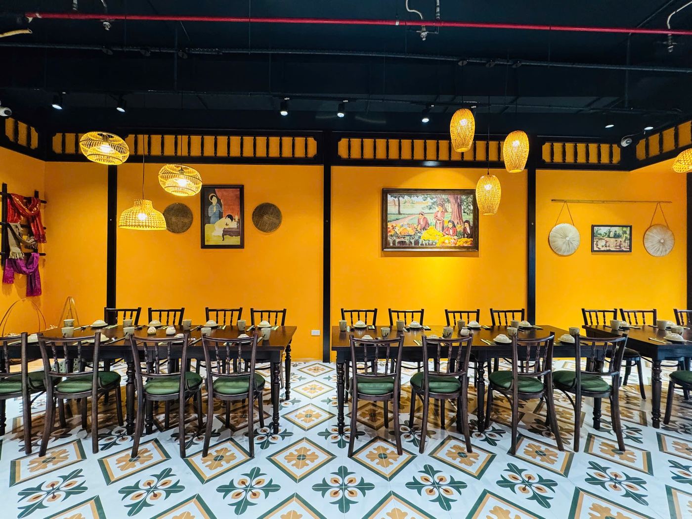 Dining room of Quê Ta Restaurant Vinhomes Smart City Tay Mo