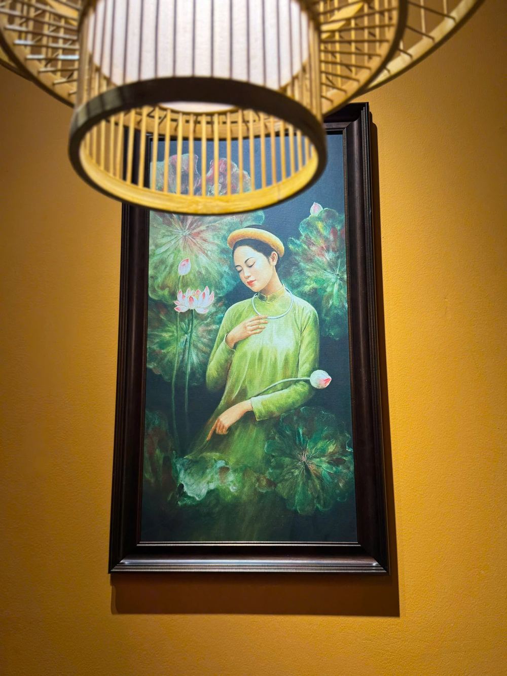 Vietnamese painting decor at Quê Ta Restaurant