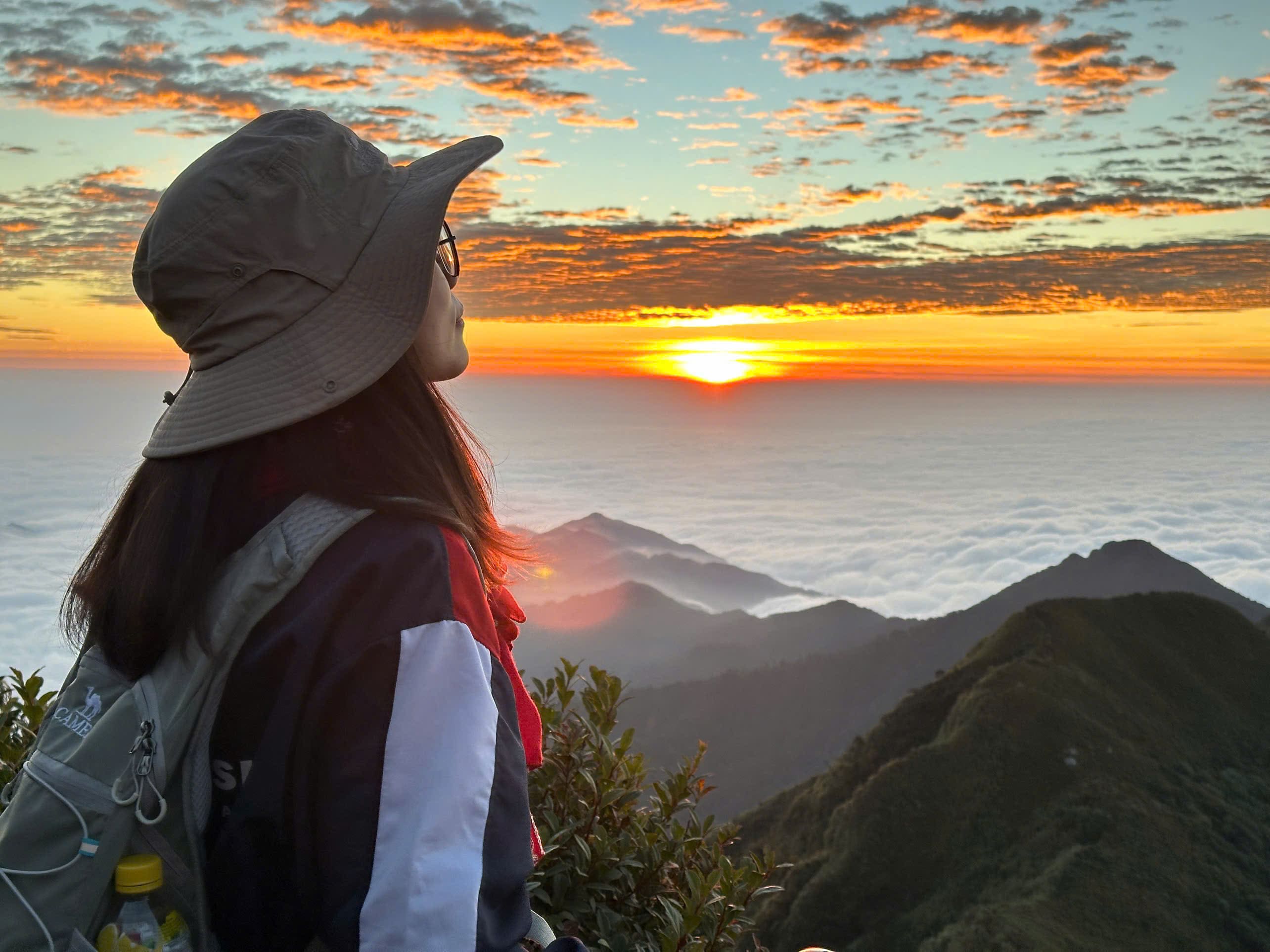 Top Cung Trekking Săn Mây Đẹp Nhất Miền Bắc: Chinh Phục Những Tầng Mây Bồng Bềnh
