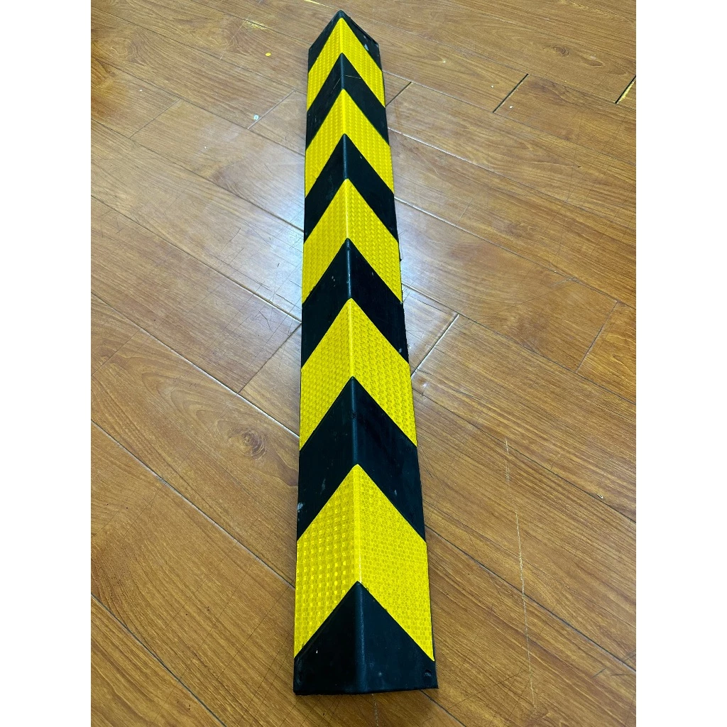 Ốp cột cao su chữ V 1000mm