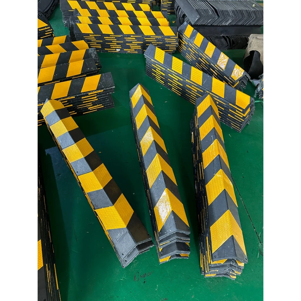Ốp cột cao su chữ V 1000mm